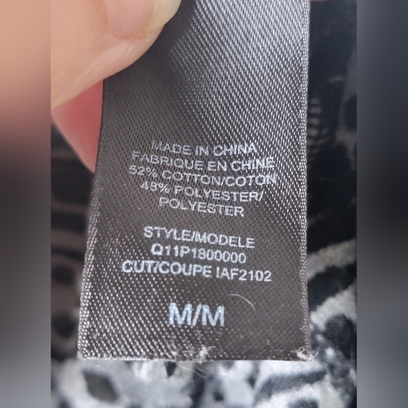 Women's Y2K Guess Sleeveless Tank Top, Size Medium - Picture 4 of 4